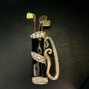 Vintage Golf Bag Brooch Pin 
Gold Tone Clubs with Crystals on Black Enamel Bag
